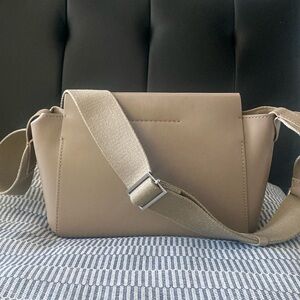Everlane Crossbody Bag in Taupe